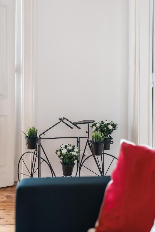 Elegant 3 Bedroom Flat With View In Principe Real Lisboa Exterior foto