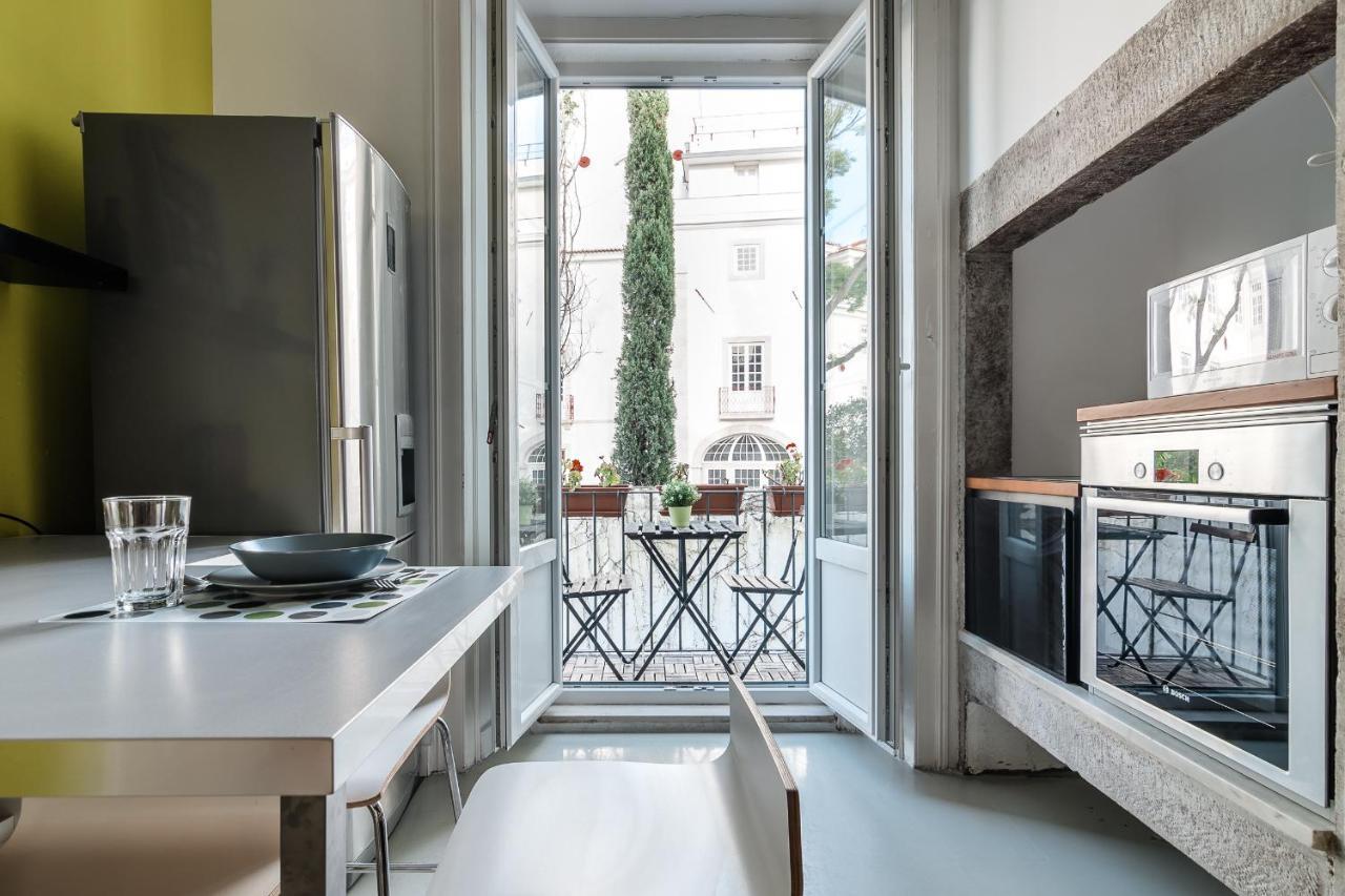 Elegant 3 Bedroom Flat With View In Principe Real Lisboa Exterior foto